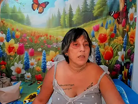 Snapshot of indianroxy chatting on 10/12/25, 05:47 indianroxy online show from 10/12/25, 05:47