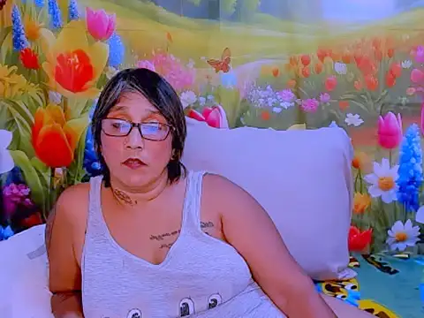 indianroxy online show from 10/24/25, 07:35