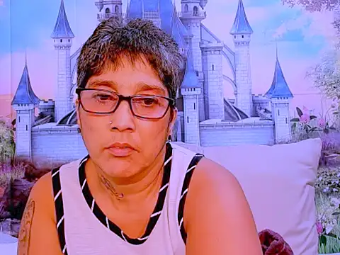 Snapshot of indianroxy chatting on 03/21/25, 12:28 indianroxy online show from 03/21/25, 12:28