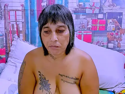 indianroxy online show from 12/22/25, 05:07