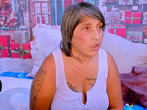 indianroxy online show from 12/05/25, 12:21