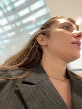 MariiD online show from 11/12/25, 08:51