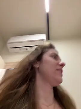 MariiD online show from 12/21/25, 04:41