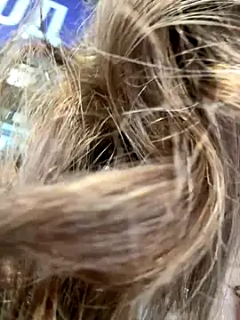 MariiD online show from 10/29/25, 09:08