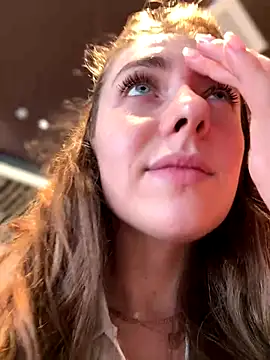 MariiD online show from 12/19/25, 10:06