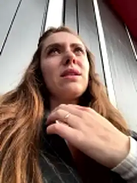 MariiD online show from 12/18/25, 10:19