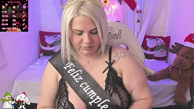 Snapshot of sweetbambi23 chatting on 12/21/25, 08:38 sweetbambi23 online show from 12/21/25, 08:38