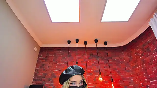 ChristynaRoss online show from 11/28/25, 08:20