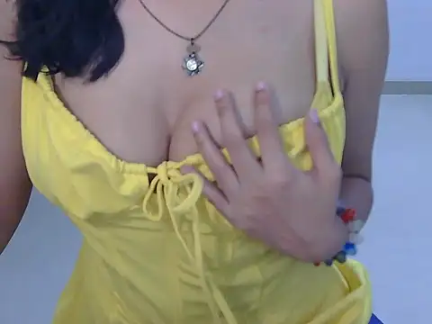 Snapshot of indianbae01 chatting on 05/27/26, 07:43 indianbae01 online show from 05/27/26, 07:43