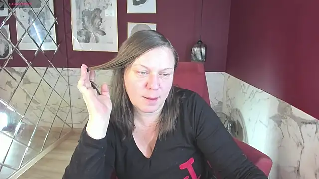 Snapshot of KellyPerfection chatting on 12/18/25, 05:23 KellyPerfection online show from 12/18/25, 05:23