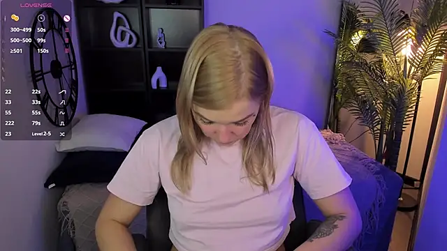 BellaDreamy online show from 12/03/25, 09:09