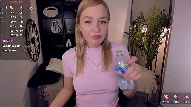 BellaDreamy online show from 12/17/25, 09:36