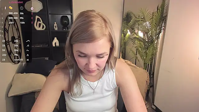 BellaDreamy online show from 10/24/25, 05:23