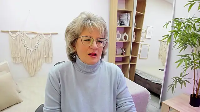 EvelynJoyful online show from 10/21/25, 05:07