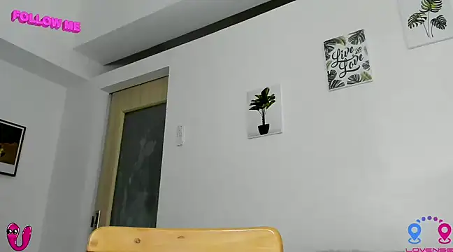 hottycrishina online show from 03/21/25, 06:05