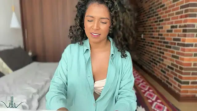 Snapshot of illaroom chatting on 12/06/24, 03:28 illaroom online show from 12/06/24, 03:28