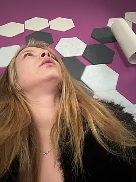 AnastasiaAniess online show from 03/07/26, 07:48