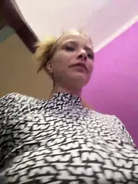 Snapshot of AnastasiaAniess chatting on 03/01/25, 04:33 AnastasiaAniess online show from 03/01/25, 04:33