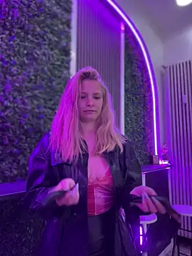 AnastasiaAniess online show from 04/04/26, 09:21