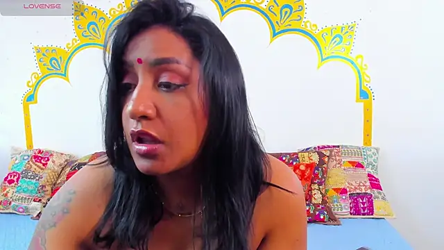 LadyNahir online show from 04/17/26, 09:50