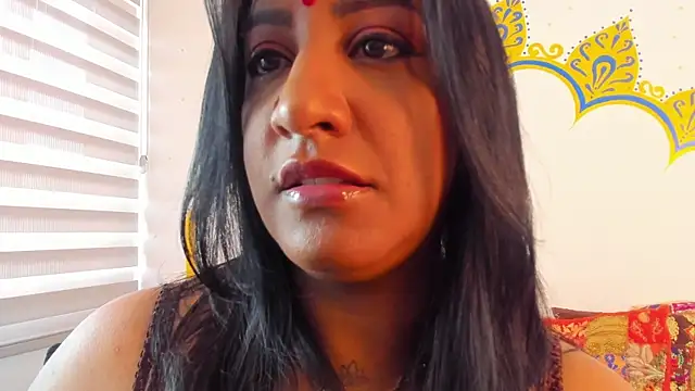 LadyNahir online show from 11/06/25, 10:14