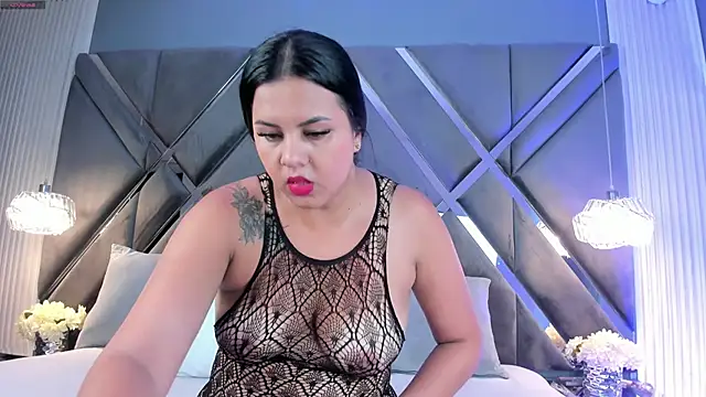 Snapshot of myax_evans chatting on 10/11/25, 11:33 myax evans online show from 10/11/25, 11:33