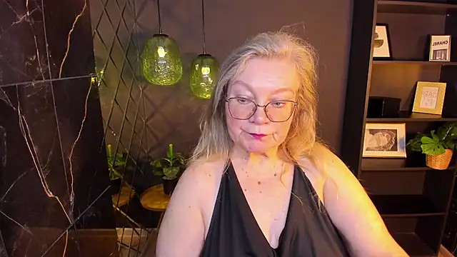 Snapshot of NataliMellow chatting on 04/17/26, 01:14 NataliMellow online show from 04/17/26, 01:14