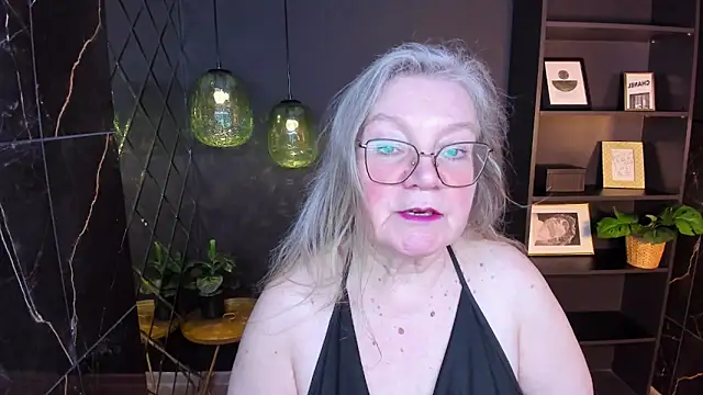 Snapshot of NataliMellow chatting on 04/21/26, 12:56 NataliMellow online show from 04/21/26, 12:56