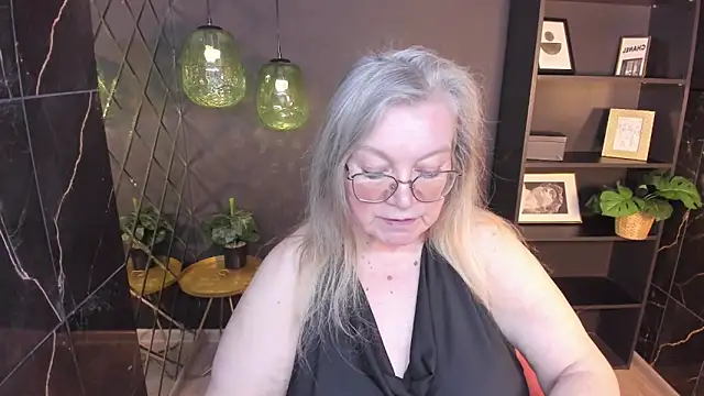 Snapshot of NataliMellow chatting on 05/11/26, 04:04 NataliMellow online show from 05/11/26, 04:04