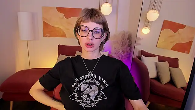 Snapshot of RubySoft chatting on 11/17/25, 09:08 RubySoft online show from 11/17/25, 09:08