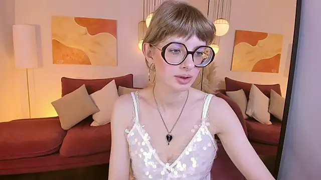 Snapshot of RubySoft chatting on 10/24/25, 08:52 RubySoft online show from 10/24/25, 08:52