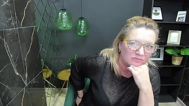 LeaPure online show from 03/01/25, 08:13