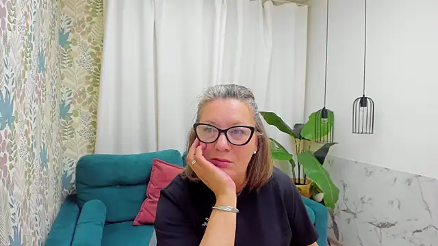 Snapshot of LeaPure chatting on 07/19/26, 05:05 LeaPure online show from 07/19/26, 05:05