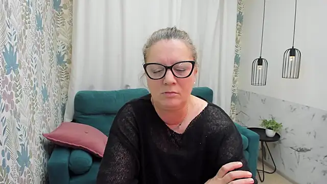 LeaPure online show from 04/12/26, 07:55