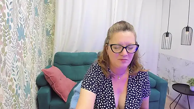 LeaPure online show from 11/29/25, 05:24