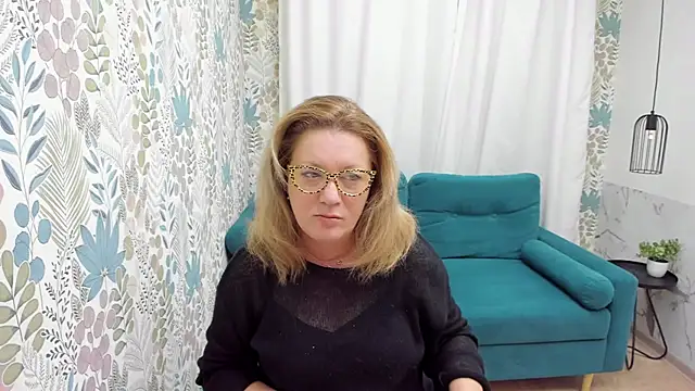 LeaPure online show from 03/08/25, 05:17