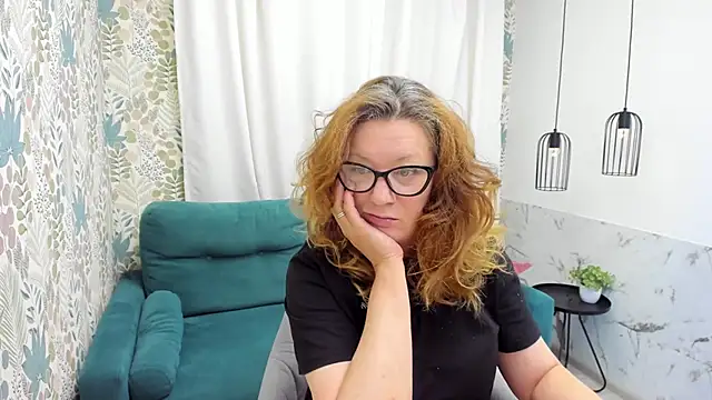 Snapshot of LeaPure chatting on 06/20/26, 05:12 LeaPure online show from 06/20/26, 05:12