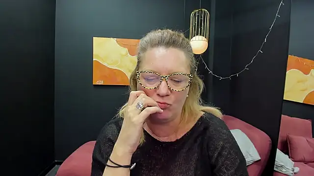 LeaPure online show from 03/01/25, 02:23