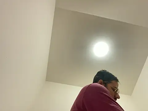 Snapshot of Enderson007 chatting on 11/24/25, 02:06 Enderson007 online show from 11/24/25, 02:06