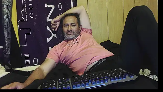 Snapshot of dantehot2020 chatting on 03/19/26, 12:10 dantehot2020 online show from 03/19/26, 12:10