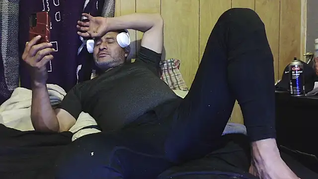 Snapshot of dantehot2020 chatting on 02/18/26, 11:45 dantehot2020 online show from 02/18/26, 11:45