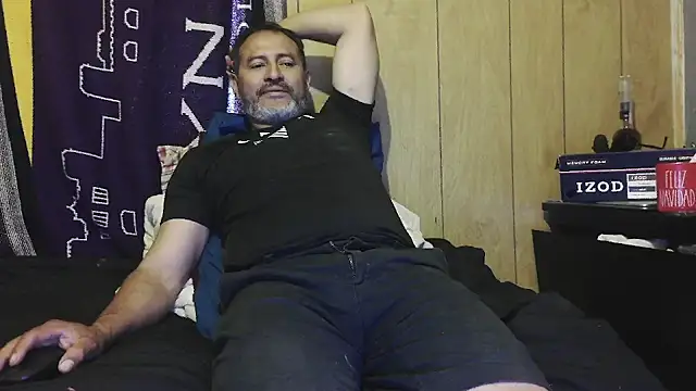 Snapshot of dantehot2020 chatting on 12/21/25, 03:14 dantehot2020 online show from 12/21/25, 03:14