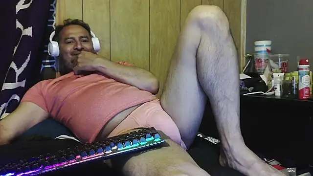 Snapshot of dantehot2020 chatting on 02/22/26, 12:02 dantehot2020 online show from 02/22/26, 12:02