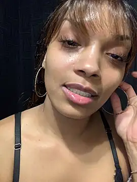 Snapshot of Rakiyahcharms chatting on 02/06/26, 03:57 Rakiyahcharms online show from 02/06/26, 03:57