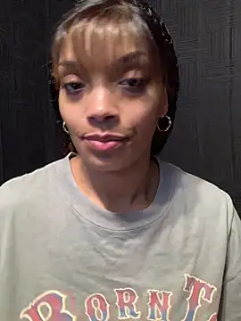 Snapshot of Rakiyahcharms chatting on 02/18/26, 02:20 Rakiyahcharms online show from 02/18/26, 02:20