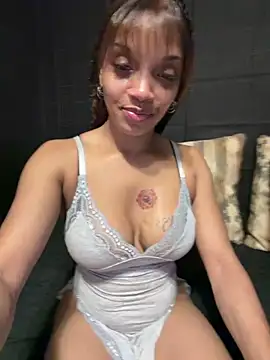 Snapshot of Rakiyahcharms chatting on 06/19/26, 06:30 Rakiyahcharms online show from 06/19/26, 06:30