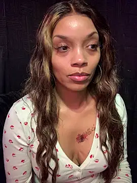 Snapshot of Rakiyahcharms chatting on 01/18/26, 03:10 Rakiyahcharms online show from 01/18/26, 03:10