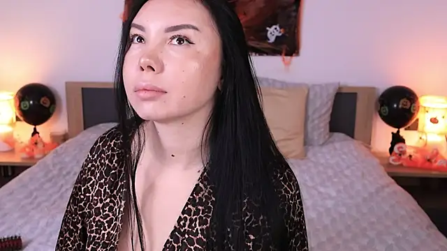 Leila  Sweet online show from 10/19/25, 07:00