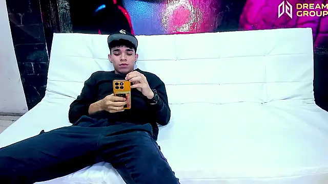 AmazingPartys online show from 02/18/26, 04:54