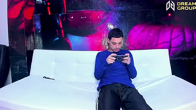 AmazingPartys online show from 11/27/25, 01:00